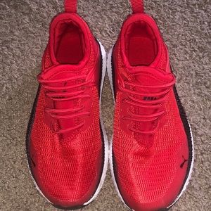 Kids Puma shoes 11c